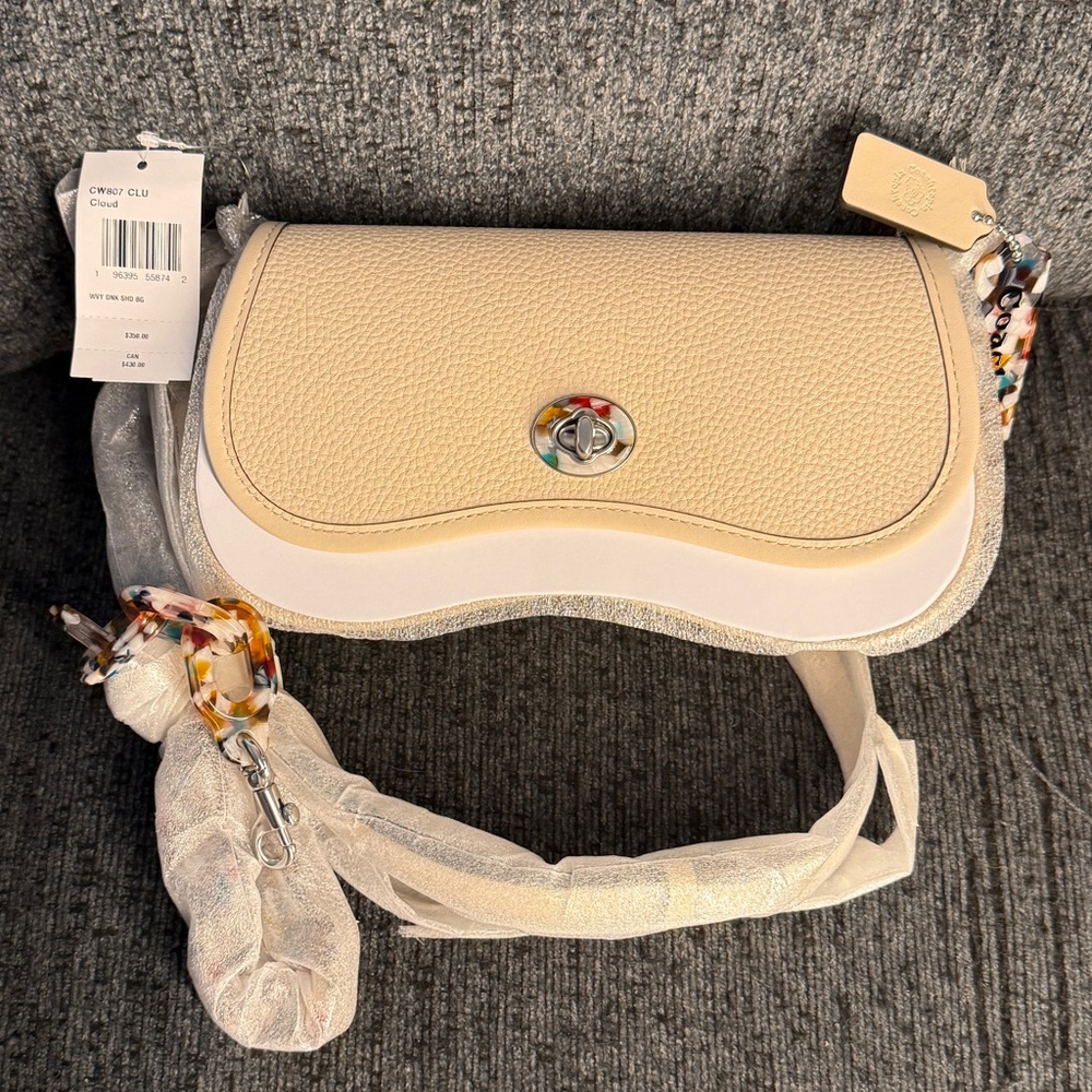 Coach Coachtopia Wavy Dinky Bag in Silver/Cloud White Pebble Leather NWT